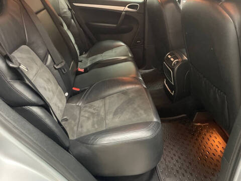 2010 Porsche Cayenne GTS