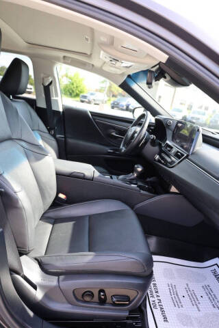 2023 Lexus ES 250