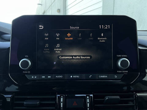 2025 Nissan Pathfinder SV