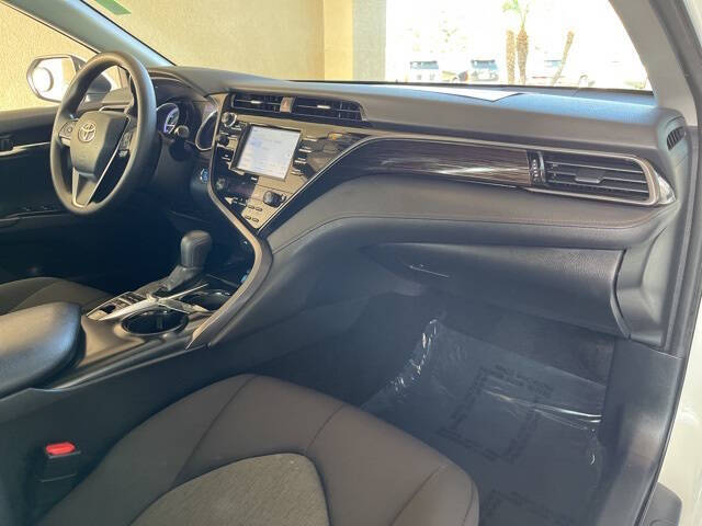 2020 Toyota Camry Hybrid LE