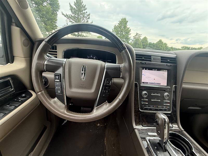 2017 Lincoln Navigator L Select