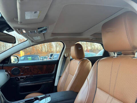 2016 Jaguar XJ R-Sport