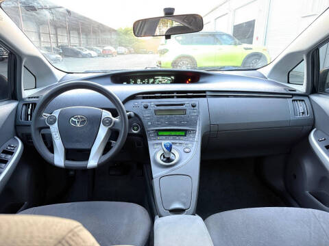 2010 Toyota Prius III