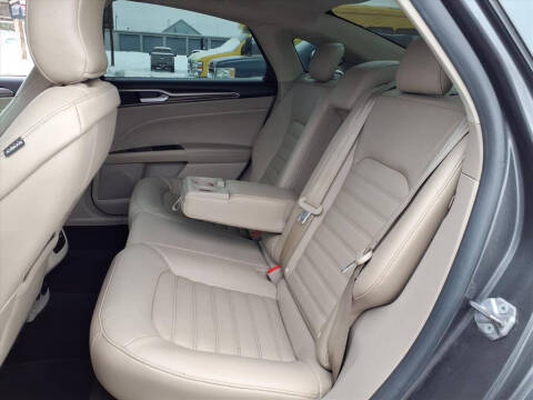 2017 Ford Fusion Hybrid SE