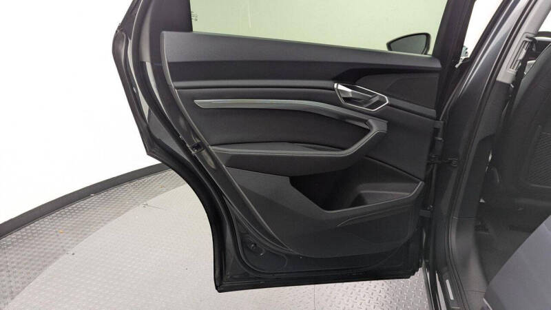 2024 Audi Q8 e-tron quattro Premium