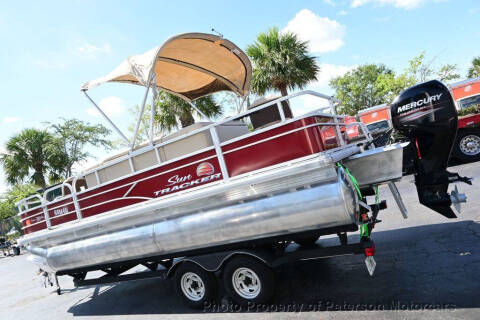 2019 Sun Tracker Fishin Barge 20 DLX