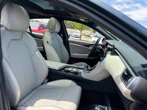 2023 Genesis G70
