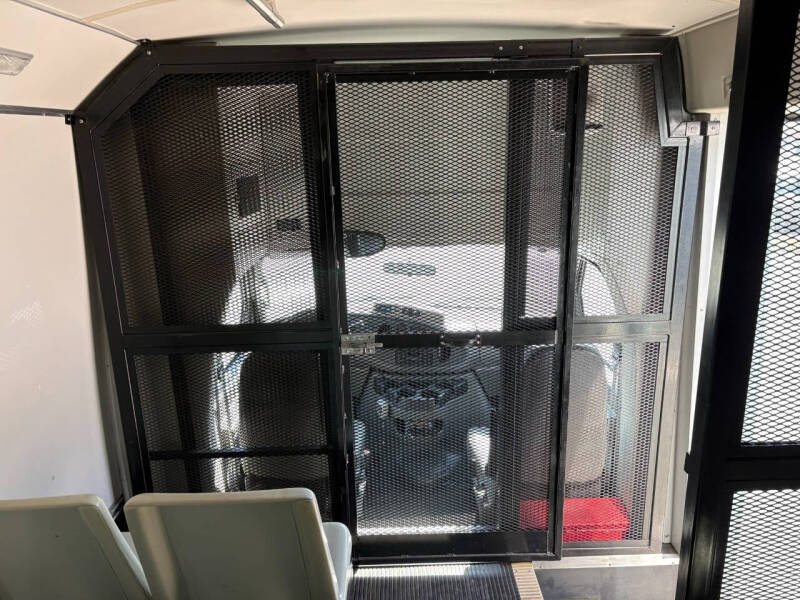 2006 Ford E-Series E-450 SD