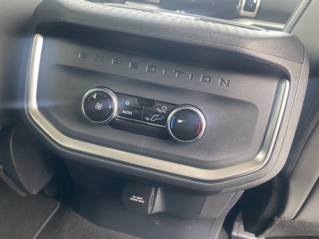 2026 Ford Expedition MAX Active