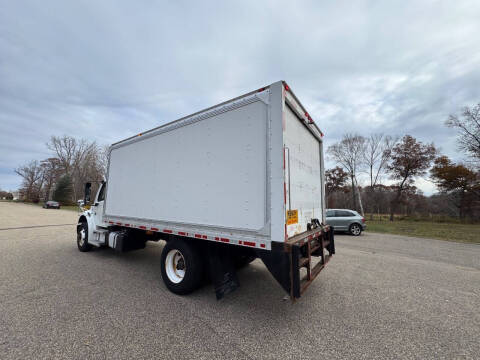 2018 Freightliner M2 106