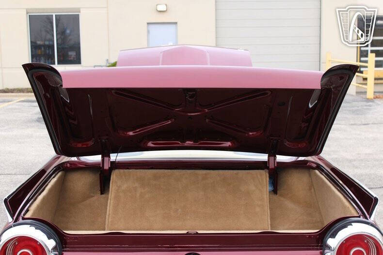 1962 Ford Thunderbird