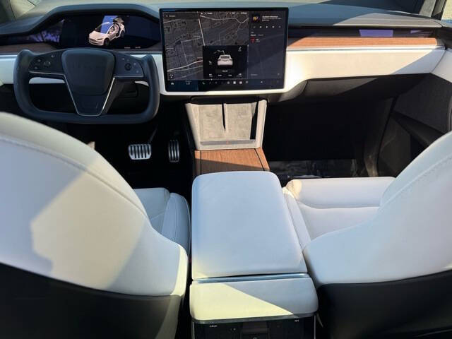 2022 Tesla Model X 14