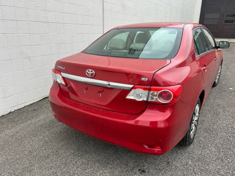 2013 Toyota Corolla LE photo 6