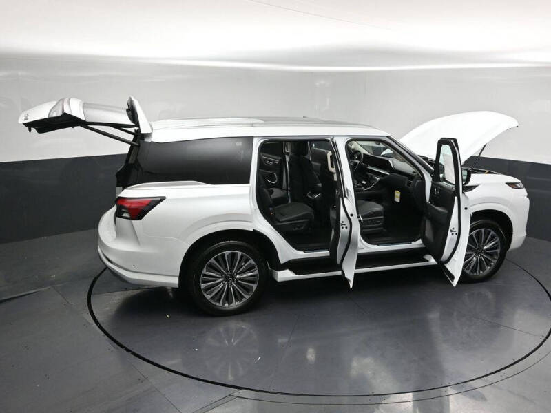 2027 Infiniti QX80 Luxe
