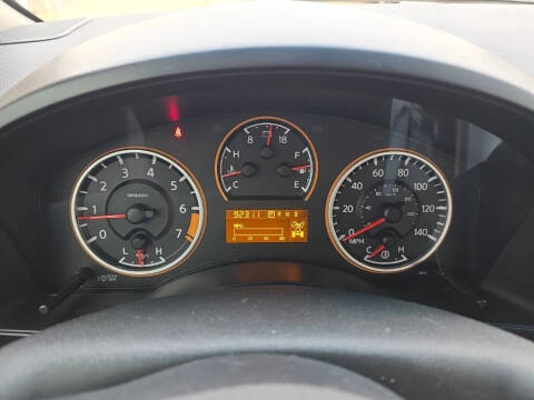 2011 Nissan Titan SV