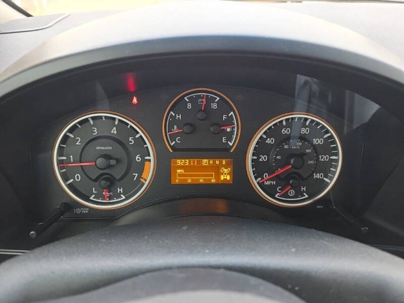 2011 Nissan Titan SV