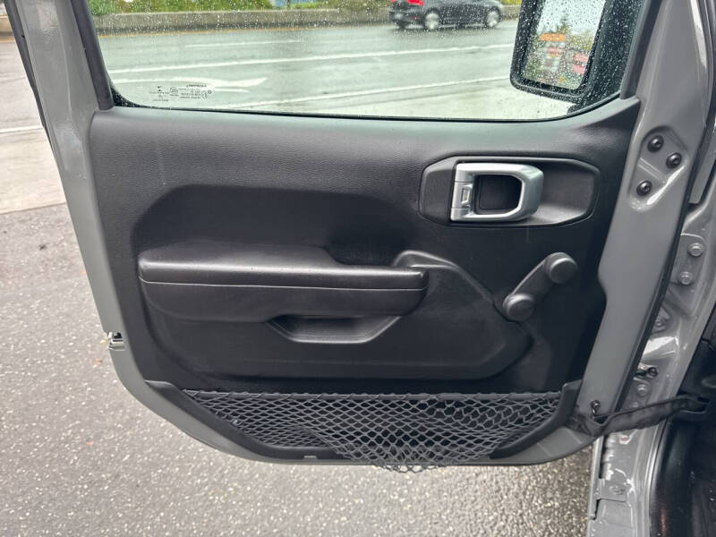 2020 Jeep Gladiator Sport