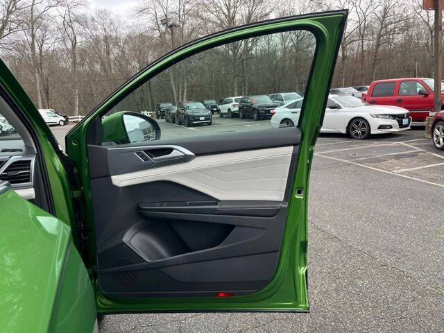 2026 Volkswagen Taos SEL 4Motion