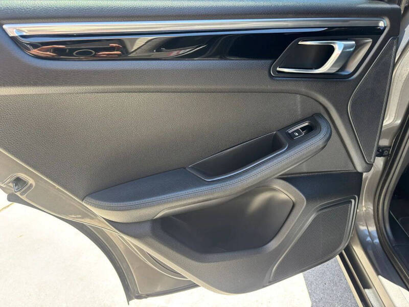 2015 Porsche Macan S
