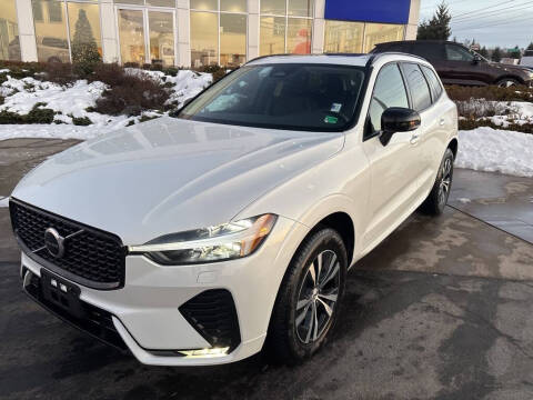 2025 Volvo XC60 B5 Core Dark Theme