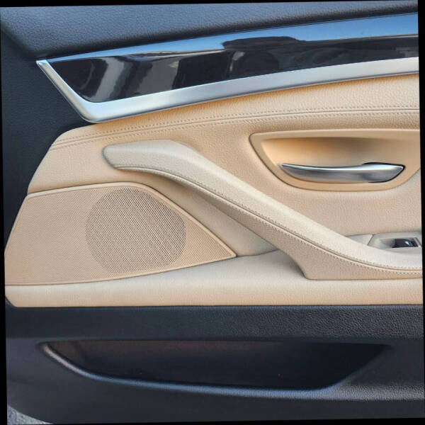 2016 BMW 5 Series 528i