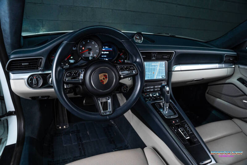 2017 Porsche 911 Carrera 4S