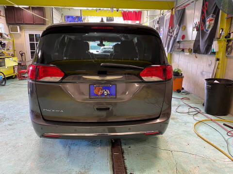 2017 Chrysler Pacifica Touring Plus