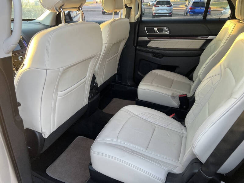 2017 Ford Explorer Platinum