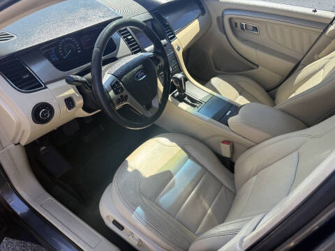 2015 Ford Taurus SEL
