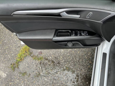 2014 Ford Fusion Hybrid SE