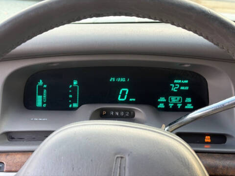 1997 Lincoln Town Car Executive