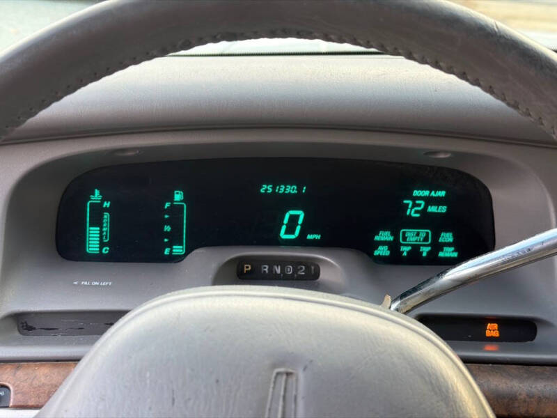 1997 Lincoln Town Car Executive