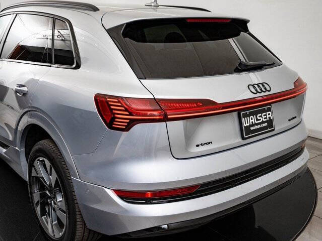 2022 Audi e-tron quattro Premium