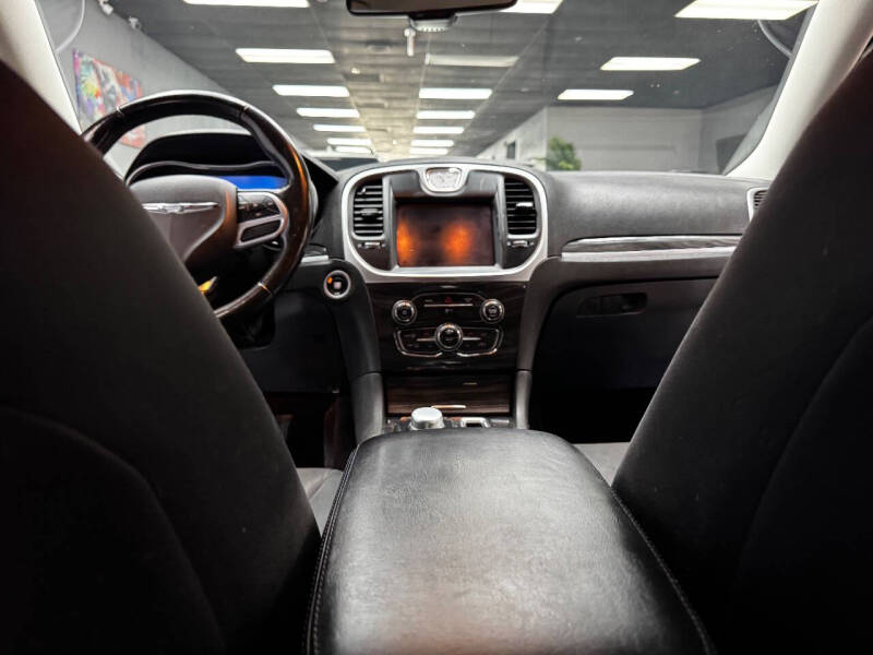 2020 Chrysler 300 Touring