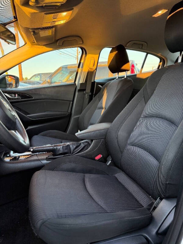 2016 Mazda MAZDA3 i Sport