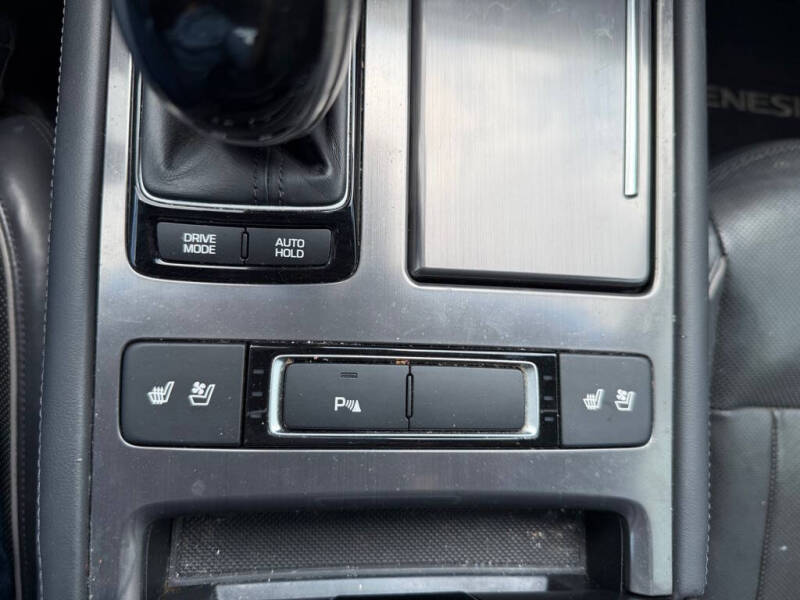 2015 Hyundai Genesis