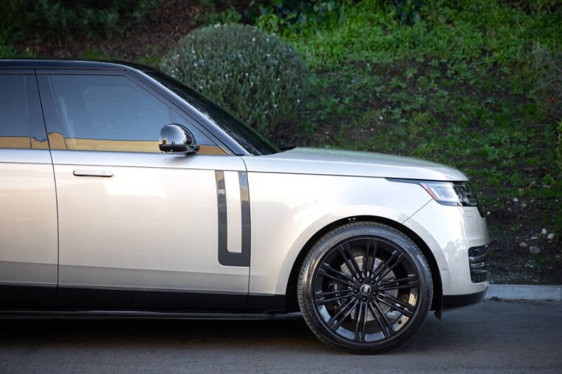 2023 Land Rover Range Rover SE photo 33