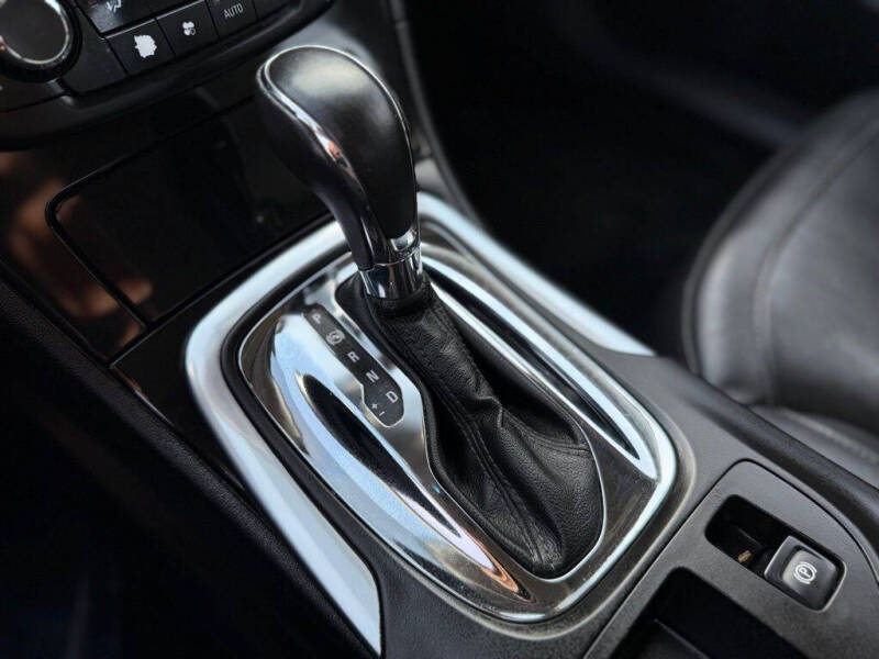 2012 Buick Regal Premium 1