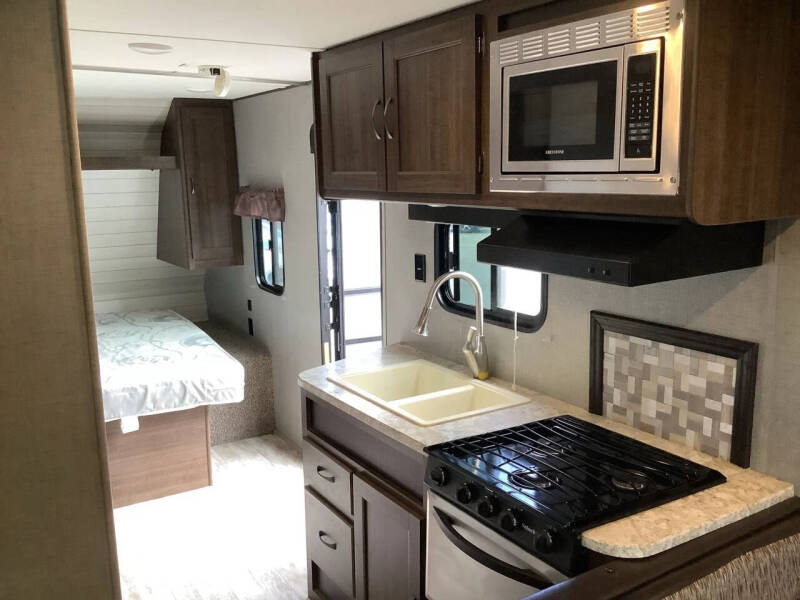 2018 Crossroads RV Zinger