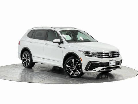 2022 Volkswagen Tiguan for sale at INDY AUTO MAN in Indianapolis IN