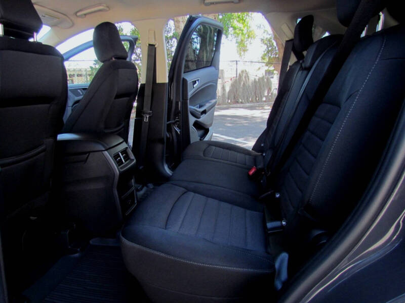 2021 Ford Edge SE