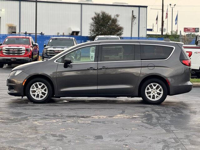 2020 Chrysler Voyager LX
