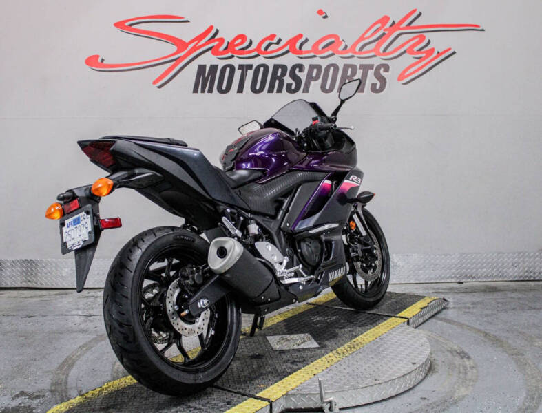 2023 Yamaha YZF-R3 ABS