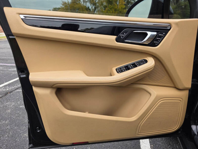 2015 Porsche Macan S