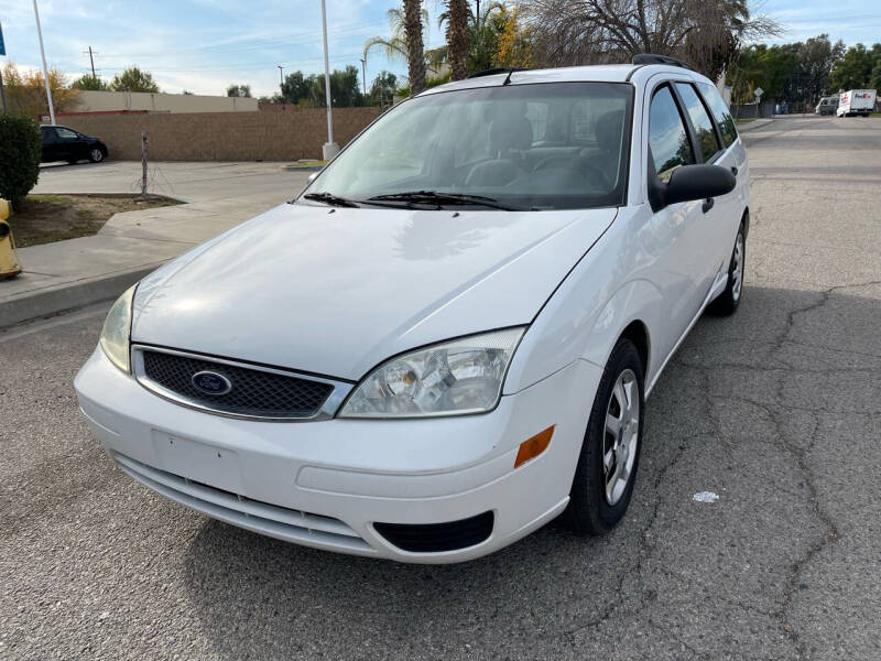 2005 Ford Focus for sale at C & C Auto Sales in Colton CA