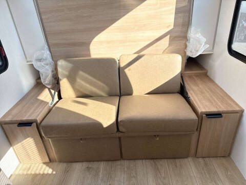 2027 Winnebago Micro Minnie