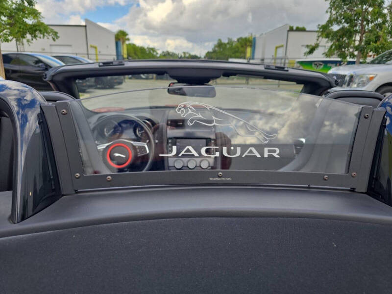 2018 Jaguar F-TYPE R-Dynamic