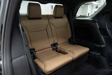 2023 Land Rover Discovery P300 S R-Dynamic