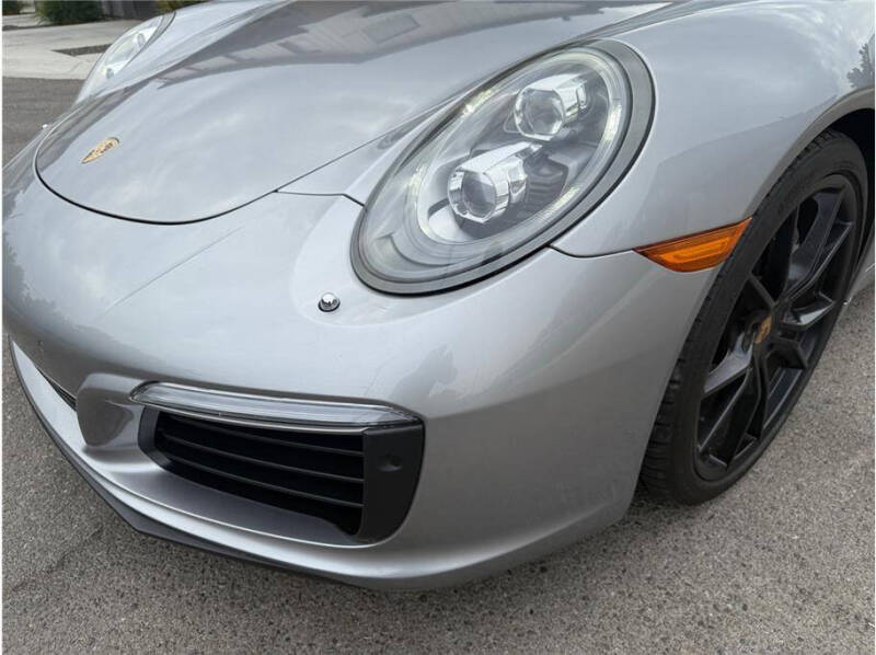 2017 Porsche 911 Carrera