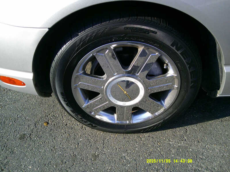 2004 Ford Thunderbird Deluxe